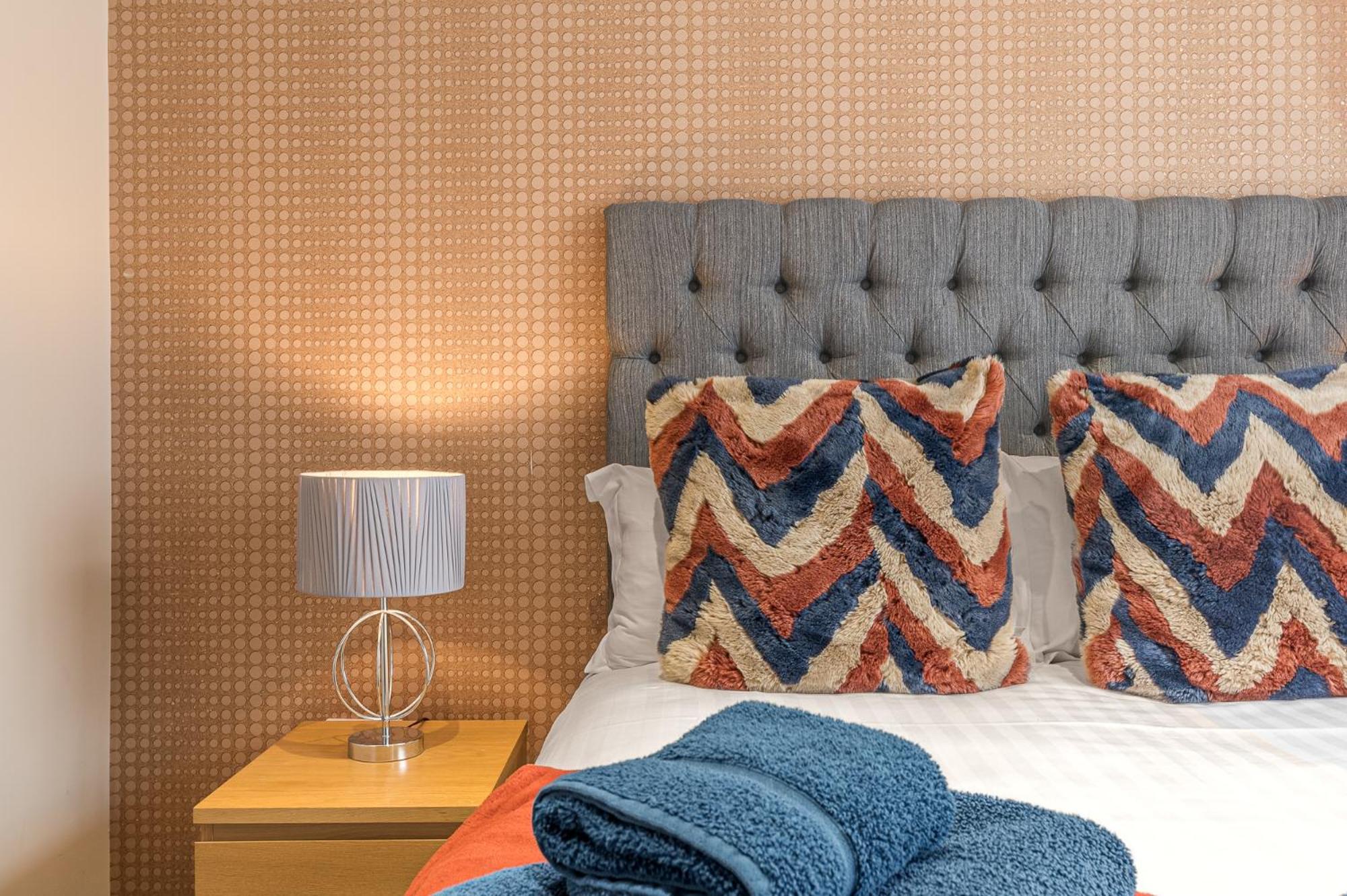 Abbey Apartments Modern Aparthotel For Tourists & Professionals Barrow-in-Furness Chambre photo